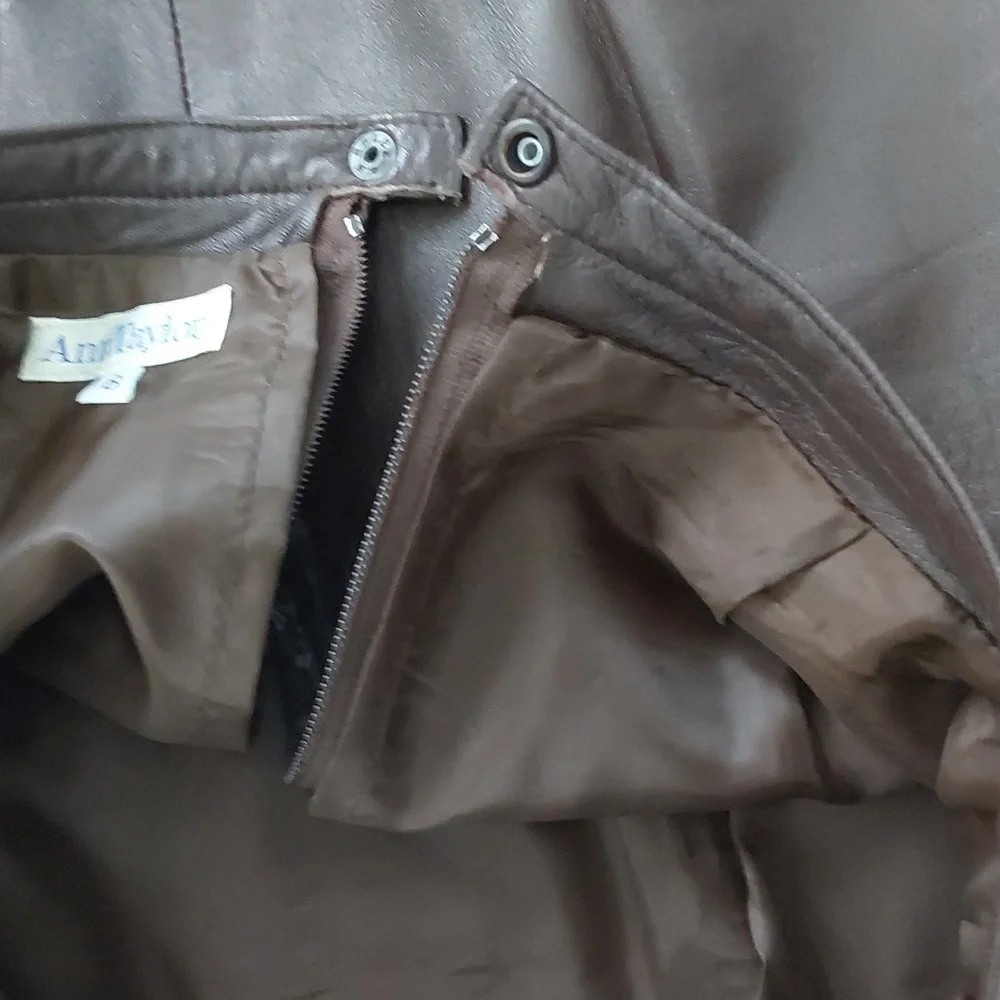 Ann Taylor Leather Mini Skirt Chocolate Brown, Fully Lined, Darted, Size 6 - Picture 14 of 15